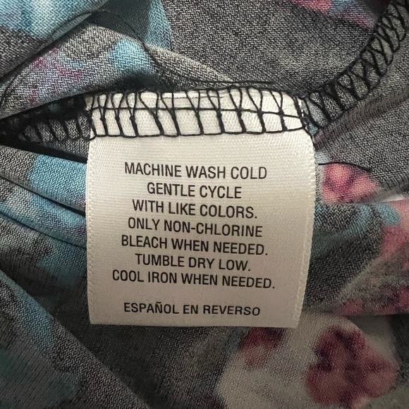 Vibrant Dress - Picture 2 of 6